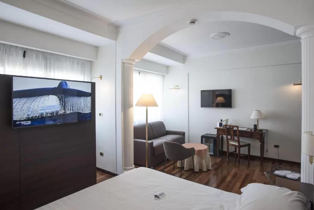 Hotel Plaza เปสการา ภายนอก รูปภาพ