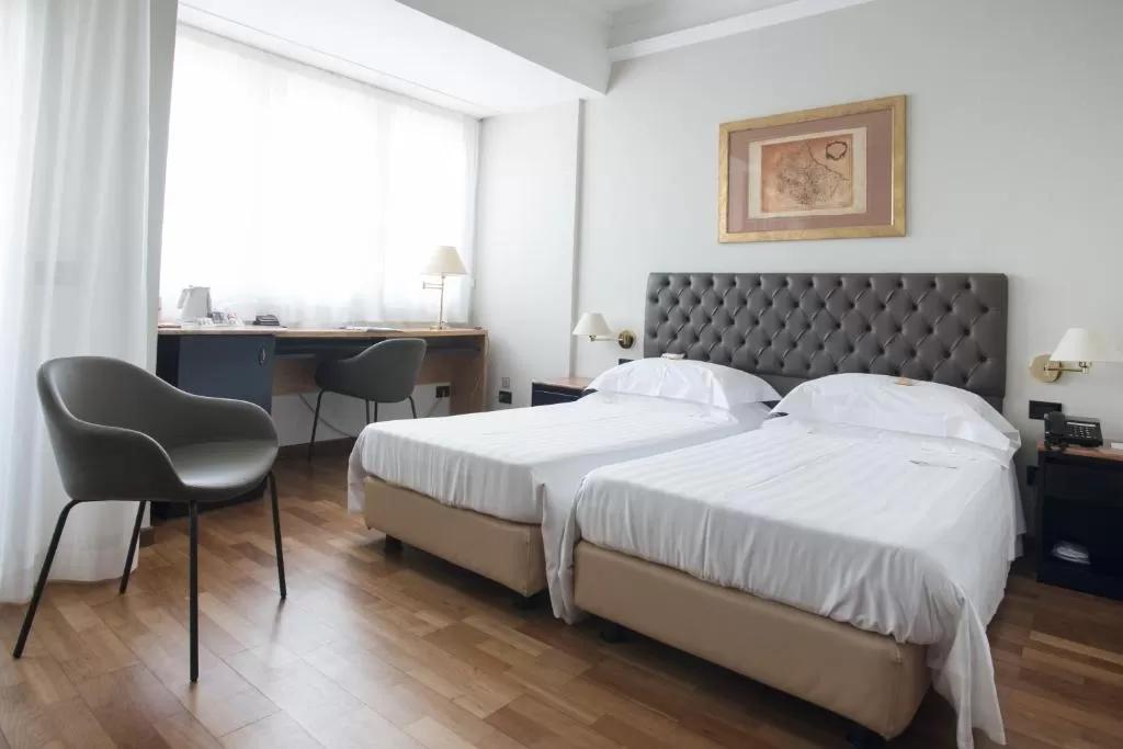 Hotel Plaza เปสการา ภายนอก รูปภาพ