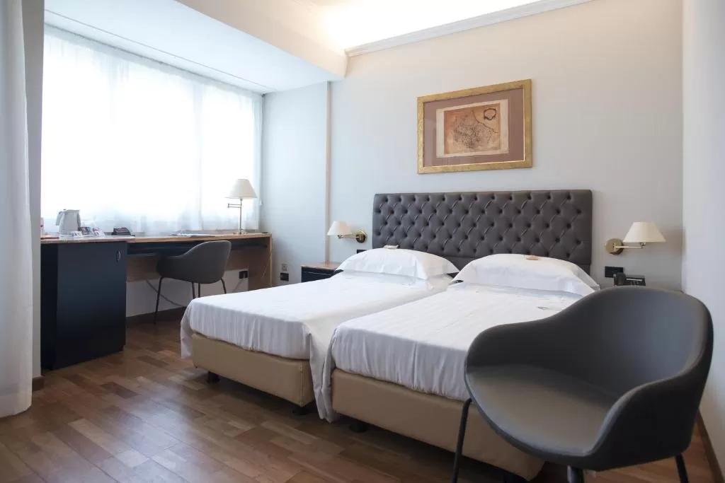 Hotel Plaza เปสการา ภายนอก รูปภาพ