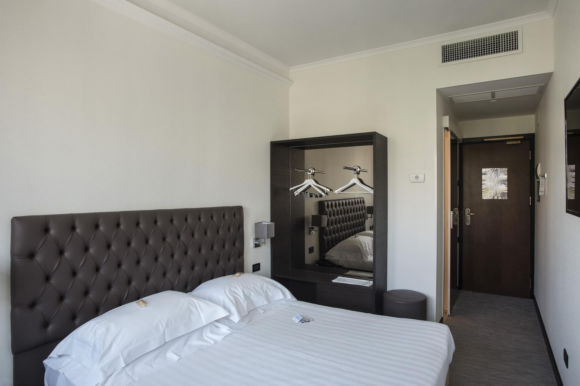 Hotel Plaza เปสการา ภายนอก รูปภาพ