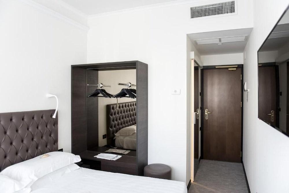 Hotel Plaza เปสการา ภายนอก รูปภาพ